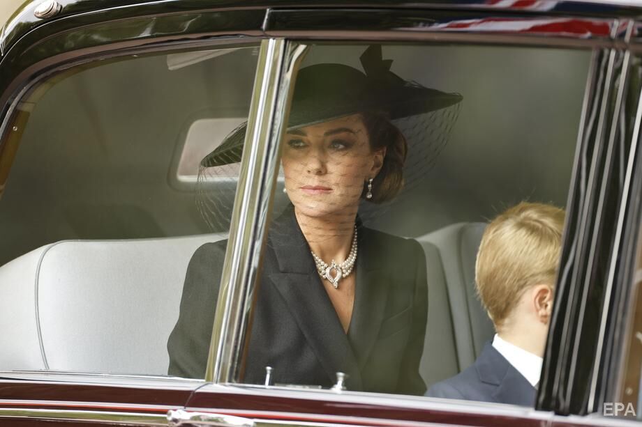 В Лондоне проходят похороны Елизаветы II. Фоторепортаж 5