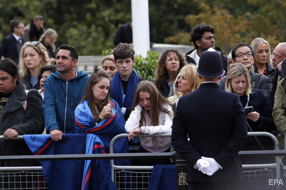 В Лондоне проходят похороны Елизаветы II. Фоторепортаж 10