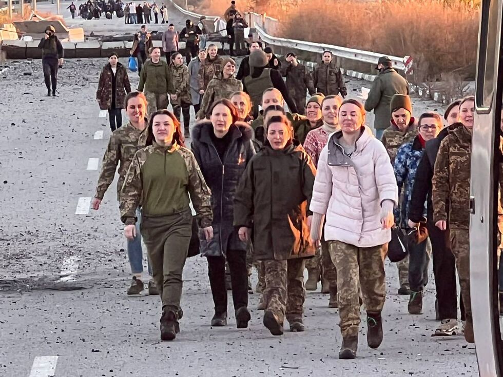 Из российского плена вернулось 108 украинок. Фоторепортаж 1