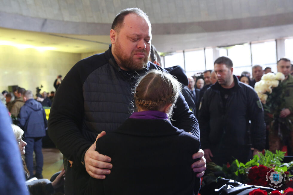 В Киеве состоялась церемония прощания с Монастырским и другими погибшими в авиакатастрофе в Броварах сотрудниками МВД. Фото, видео 2