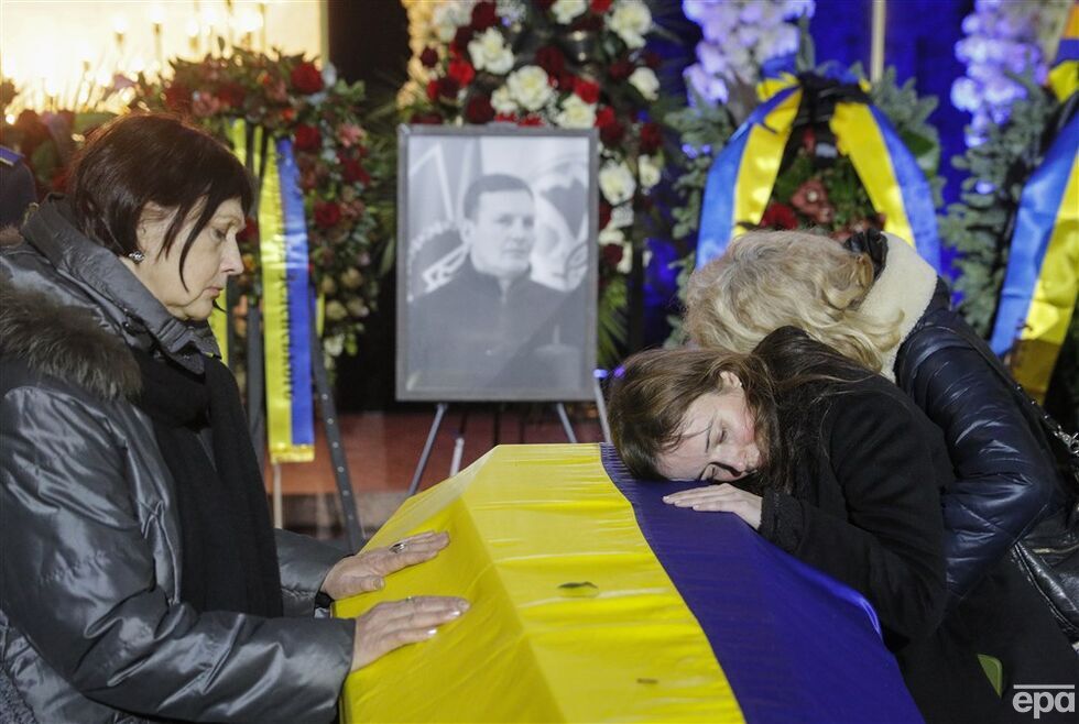 В Киеве состоялась церемония прощания с Монастырским и другими погибшими в авиакатастрофе в Броварах сотрудниками МВД. Фото, видео 11