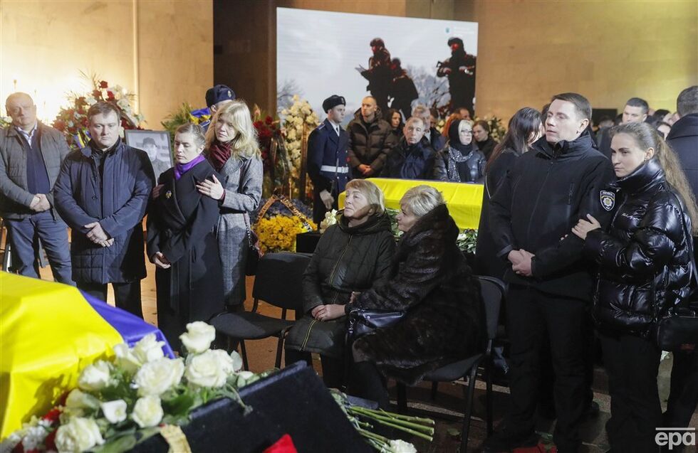 В Киеве состоялась церемония прощания с Монастырским и другими погибшими в авиакатастрофе в Броварах сотрудниками МВД. Фото, видео 15