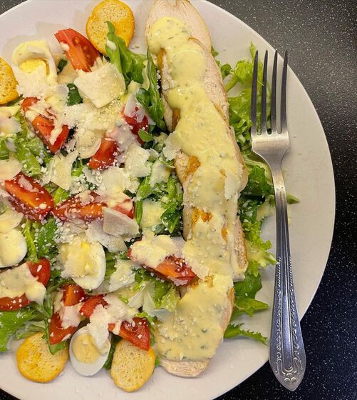 "Весь вкус этого блюда в заправке и она просто фантастическая ...