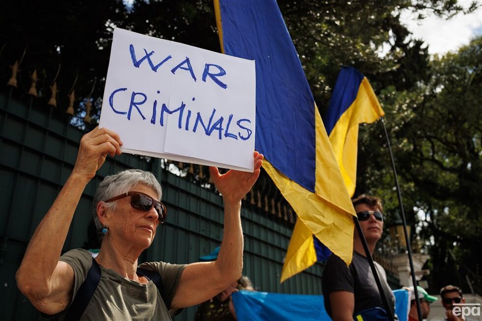 "Гаага ждет тебя". Во время визита Лаврова в Бразилии состоялись проукраинские митинги. Фоторепортаж 4