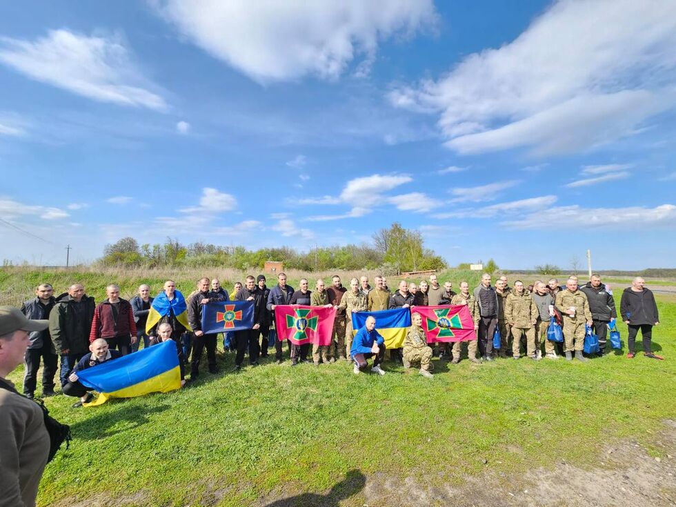 Из плена оккупантов Украина вернула 42 военных и двух гражданских. Фоторепортаж 2