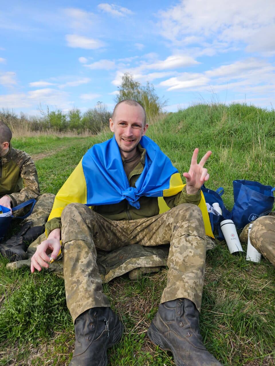Из плена оккупантов Украина вернула 42 военных и двух гражданских. Фоторепортаж 9