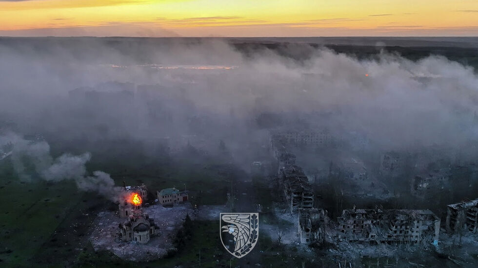 "Как гибнет город". Украинские военные показали кадры разрушенного Бахмута с беспилотника. Фоторепортаж 2