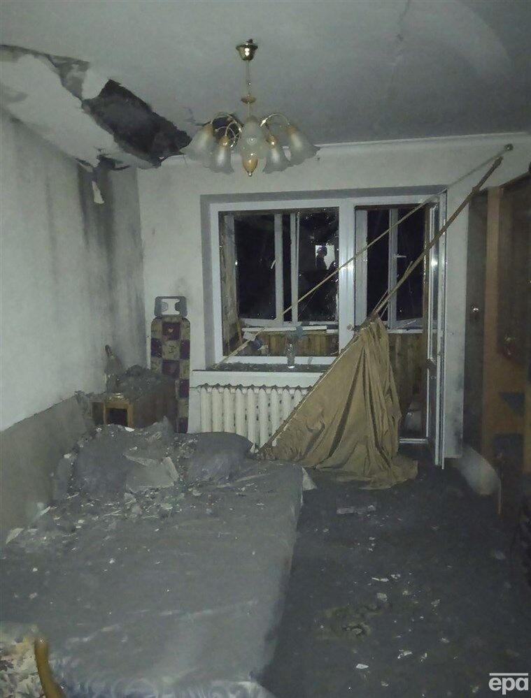 За ніч у районі Києва збили 40 ворожих дронів-камікадзе, їхні уламки призвели до руйнувань. Фоторепортаж 8