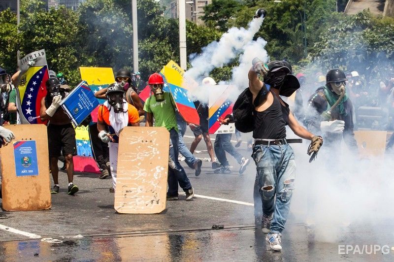 Протесты в Венесуэле продолжаются. Фоторепортаж 4