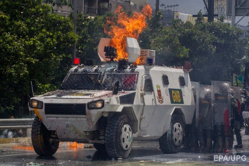 Протесты в Венесуэле продолжаются. Фоторепортаж 6