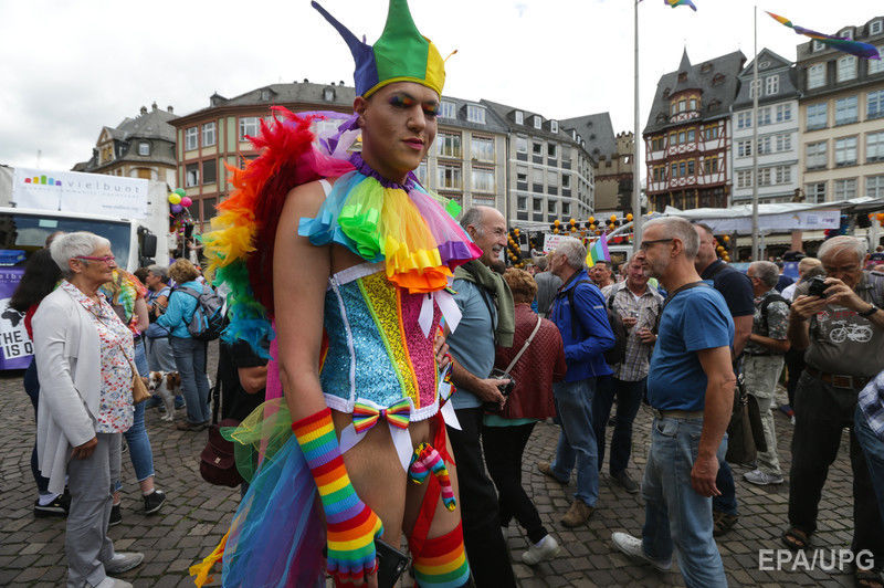 В Берлине прошел гей-парад Christopher Street Day. Фоторепортаж / ГОРДОН