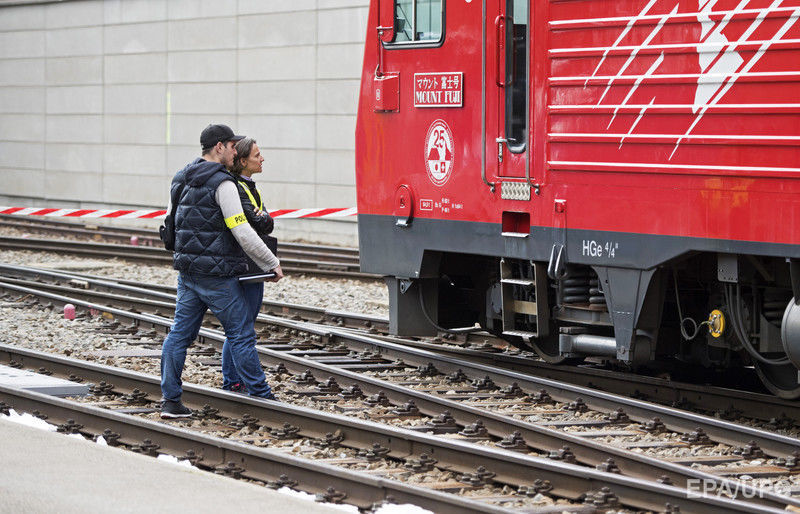 ﻿У Швейцарії зіткнулися потяги. Фоторепортаж 4