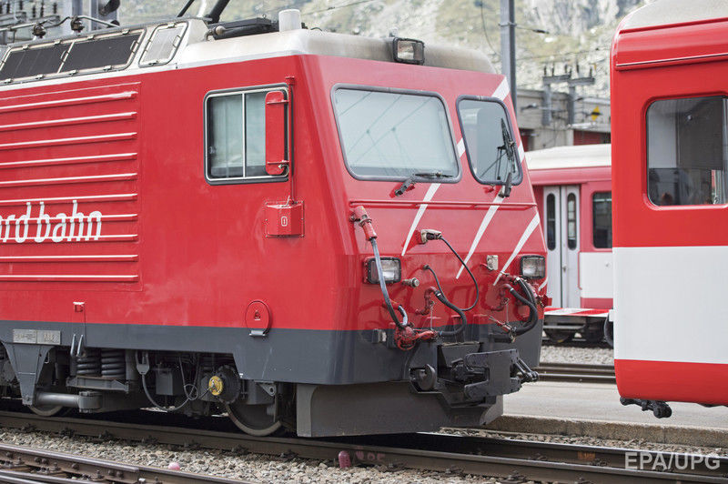 ﻿У Швейцарії зіткнулися потяги. Фоторепортаж 5