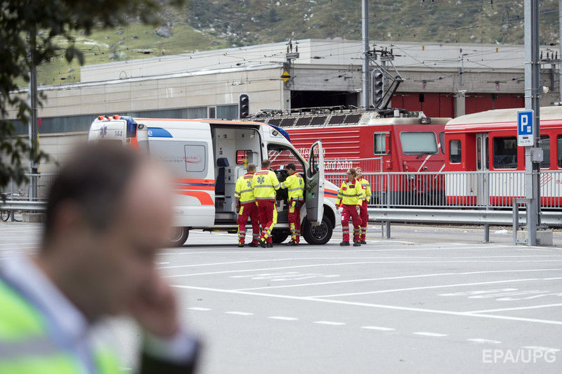 ﻿У Швейцарії зіткнулися потяги. Фоторепортаж 7