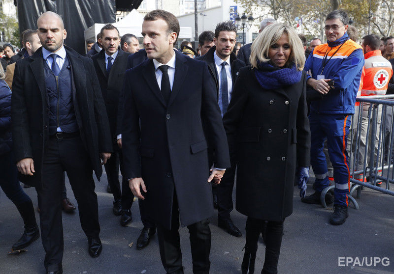 ﻿У другу річницю паризьких терактів у столиці Франції пройшла поминальна церемонія. Фоторепортаж 1