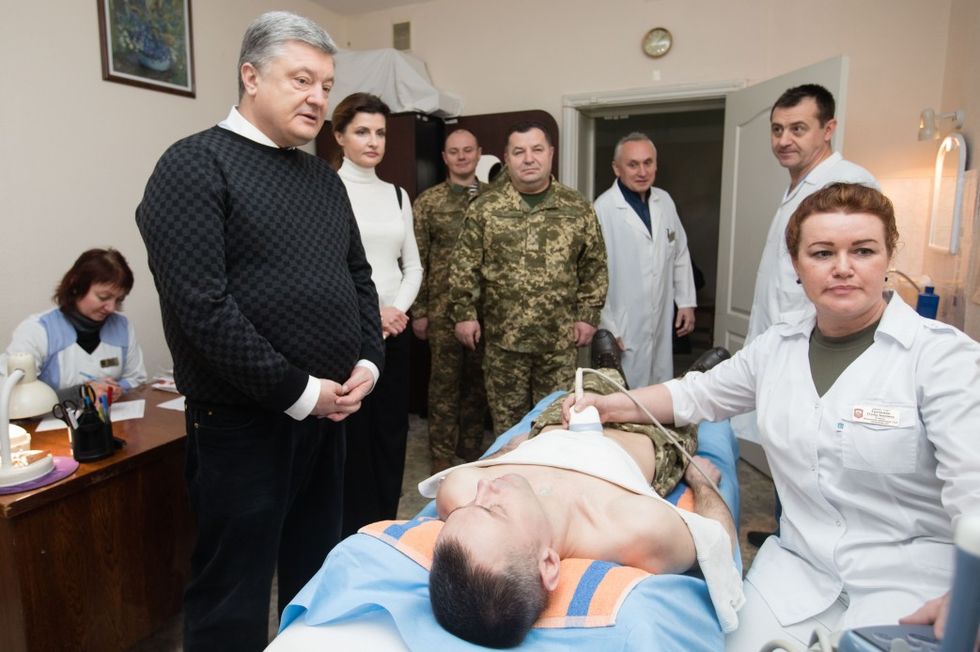 Госпитали на украине. Военный госпиталь Украина. Рогово Украина госпиталь. Украинский госпиталь на войне. Видео из госпиталя Украина.