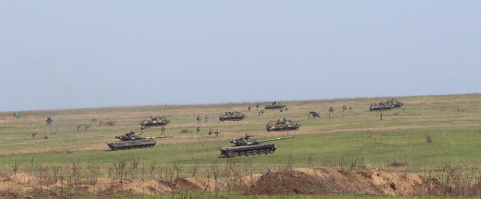На полигоне возле Азовского моря прошли крупнейшие с начала года военные учения ВСУ. Фоторепортаж 18