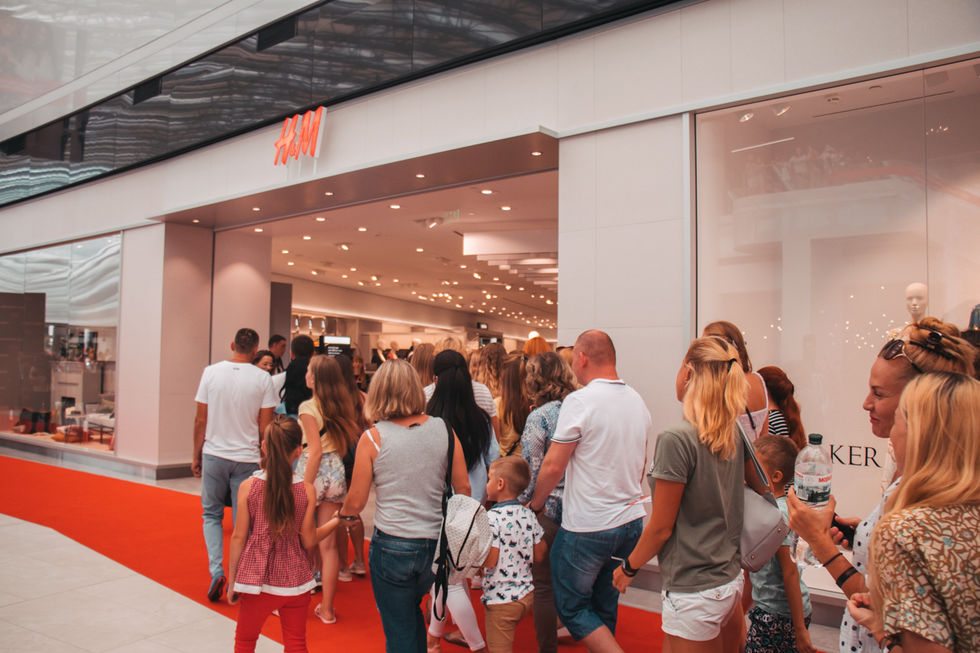 В Украине открылся первый магазин H&M. Фоторепортаж 7