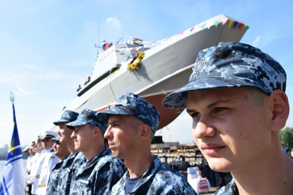 ﻿У Києві спустили на воду новий десантний катер "Кентавр". Фоторепортаж 3