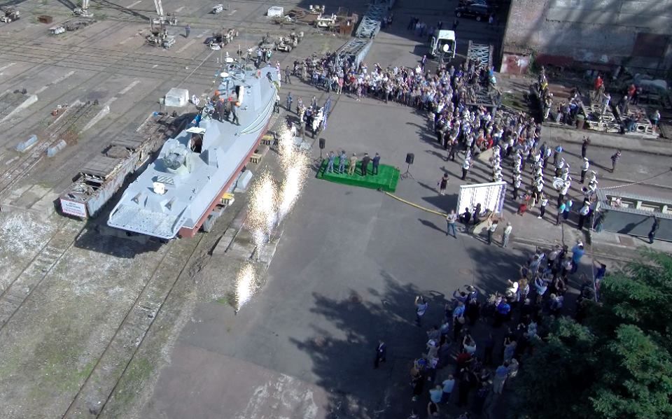 ﻿У Києві спустили на воду новий десантний катер "Кентавр". Фоторепортаж 4