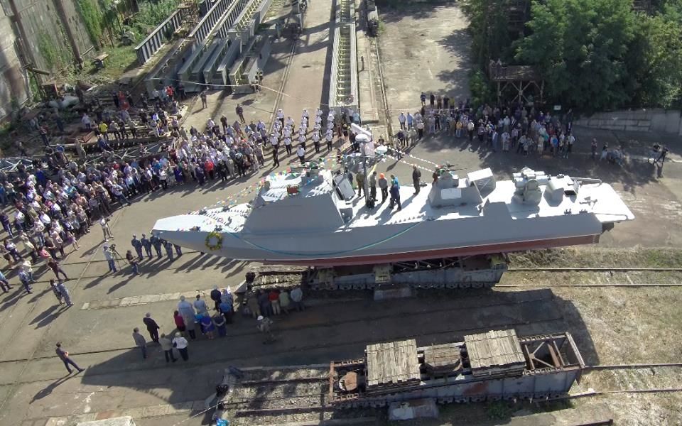 ﻿У Києві спустили на воду новий десантний катер "Кентавр". Фоторепортаж 8