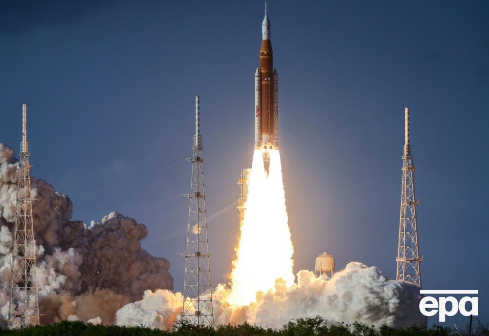 NASA запустило першу за пів століття місію до Місяця. Фоторепортаж 7