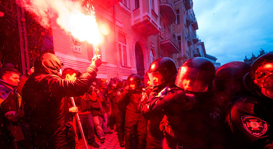 Видеохроника Евромайдана: от разгона студентов до разгона 