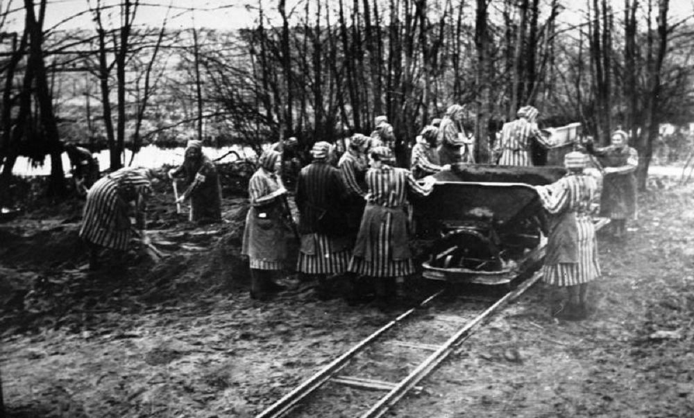 ﻿Невільниці за колючим дротом: українки в концтаборах Третього рейху